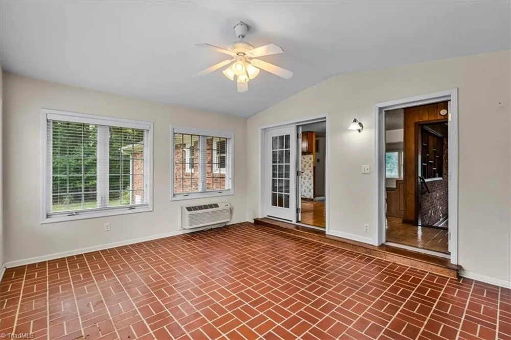 8936 Market Street Colfax, NC 27235