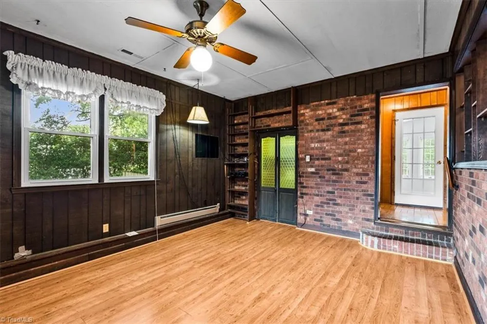 8936 Market Street Colfax, NC 27235