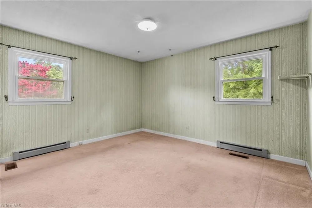 8936 Market Street Colfax, NC 27235