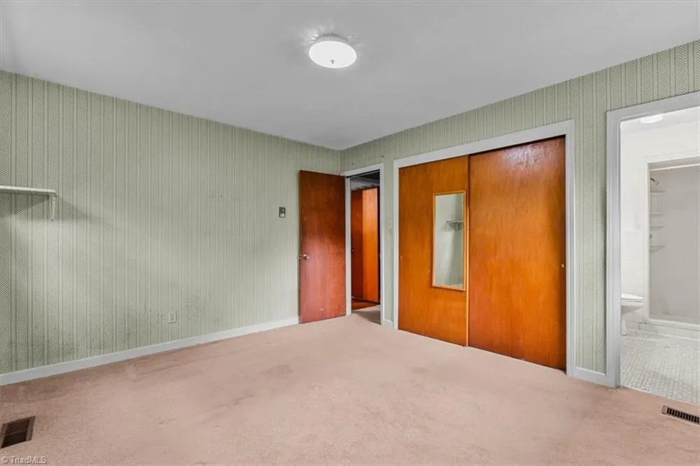 8936 Market Street Colfax, NC 27235