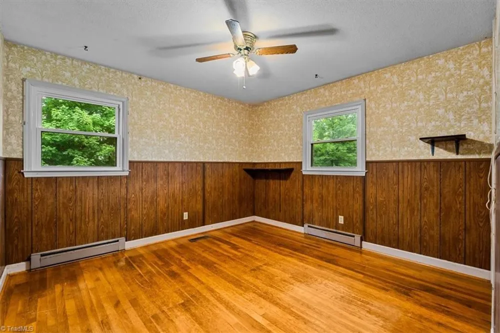 8936 Market Street Colfax, NC 27235