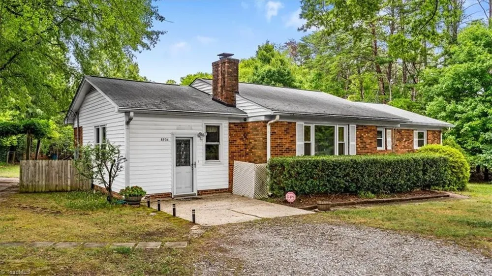 8936 Market Street Colfax, NC 27235