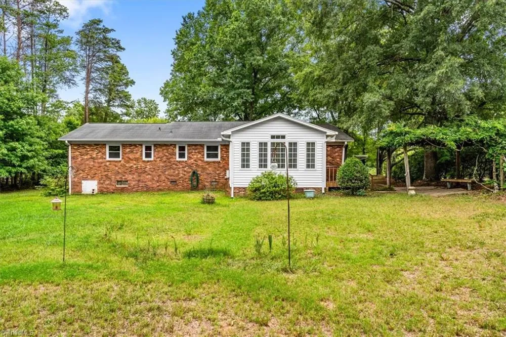 8936 Market Street Colfax, NC 27235