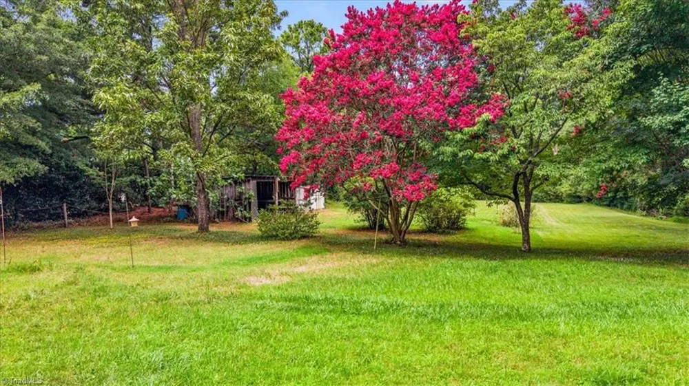 8936 Market Street Colfax, NC 27235