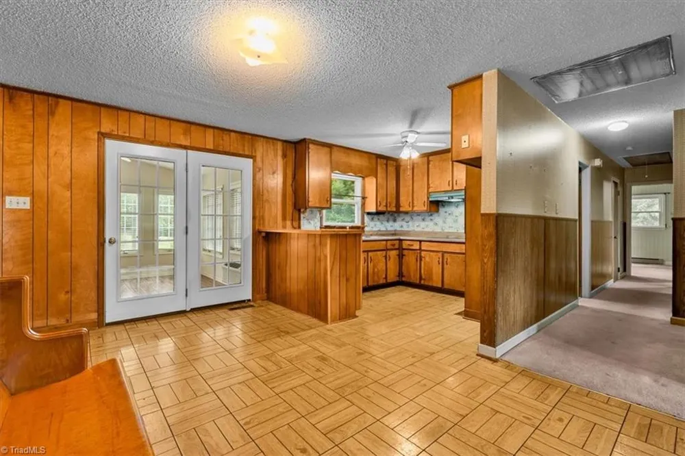 8936 Market Street Colfax, NC 27235