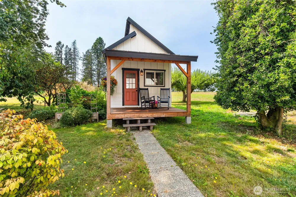 810 H ST ROAD Lynden, WA 98264