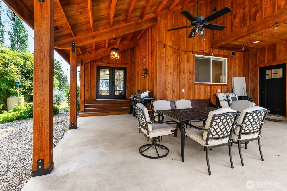 810 H ST ROAD Lynden, WA 98264