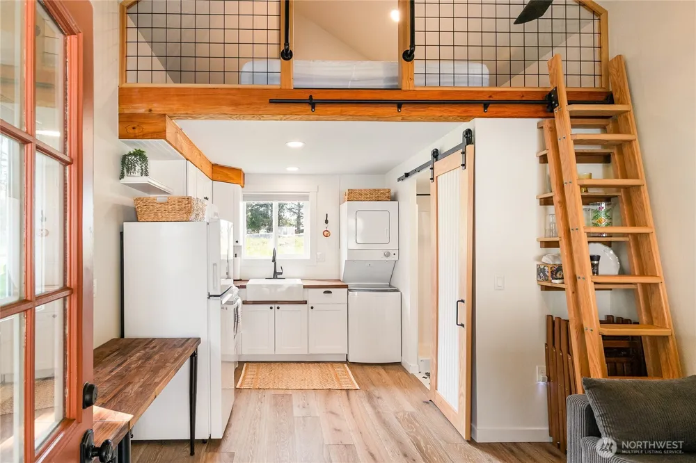 810 H ST ROAD Lynden, WA 98264