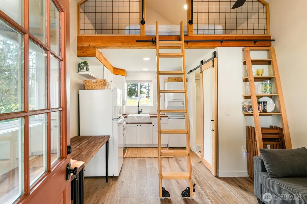 810 H ST ROAD Lynden, WA 98264