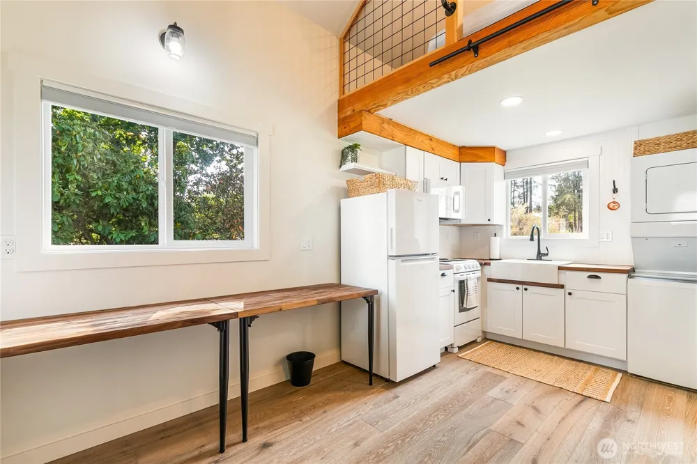 810 H ST ROAD Lynden, WA 98264