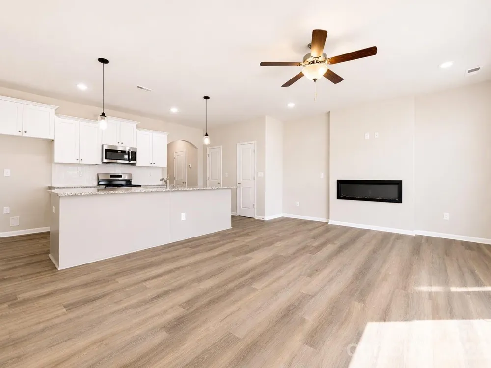 3048 Aberleaf Lane Charlotte, NC 28227