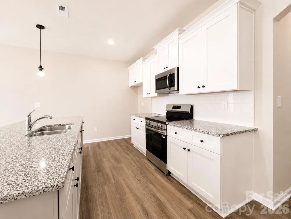 3048 Aberleaf Lane Charlotte, NC 28227