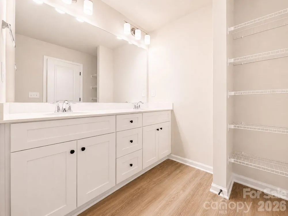 3048 Aberleaf Lane Charlotte, NC 28227