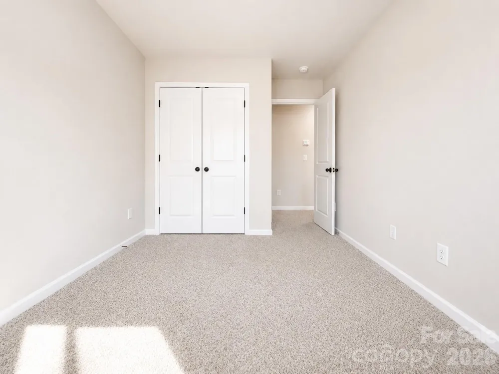 3048 Aberleaf Lane Charlotte, NC 28227