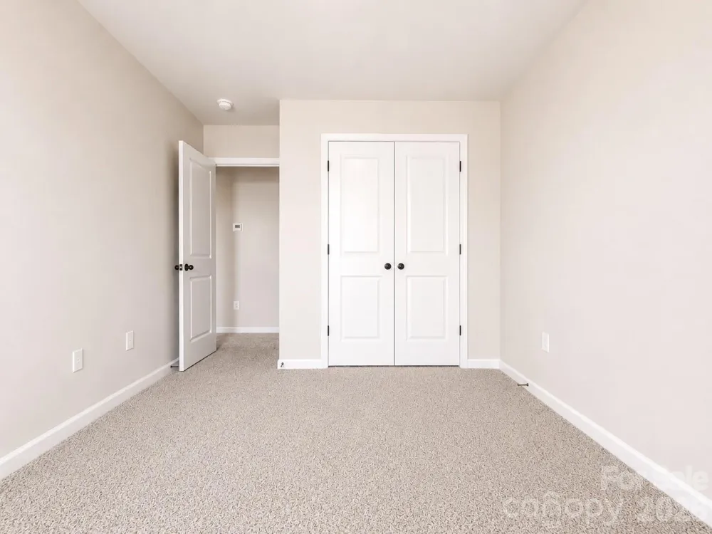 3048 Aberleaf Lane Charlotte, NC 28227