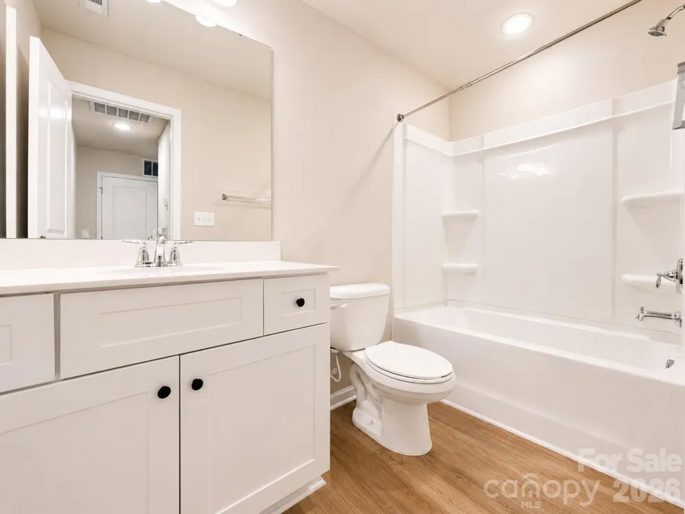3048 Aberleaf Lane Charlotte, NC 28227