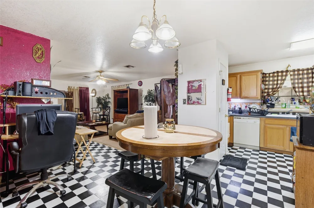 1300 Spring Street Waco, TX 76704