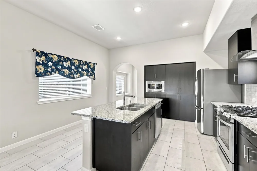217 White Tail Lane Alvarado, TX 76009