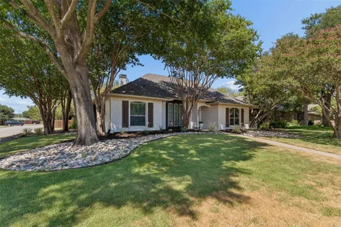 901 Autumn Lake Drive