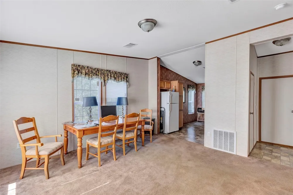 637 Troy Street Anahuac, TX 77514
