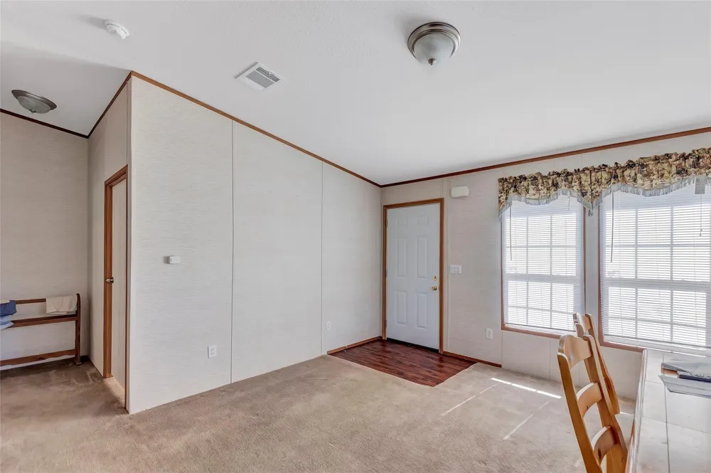 637 Troy Street Anahuac, TX 77514