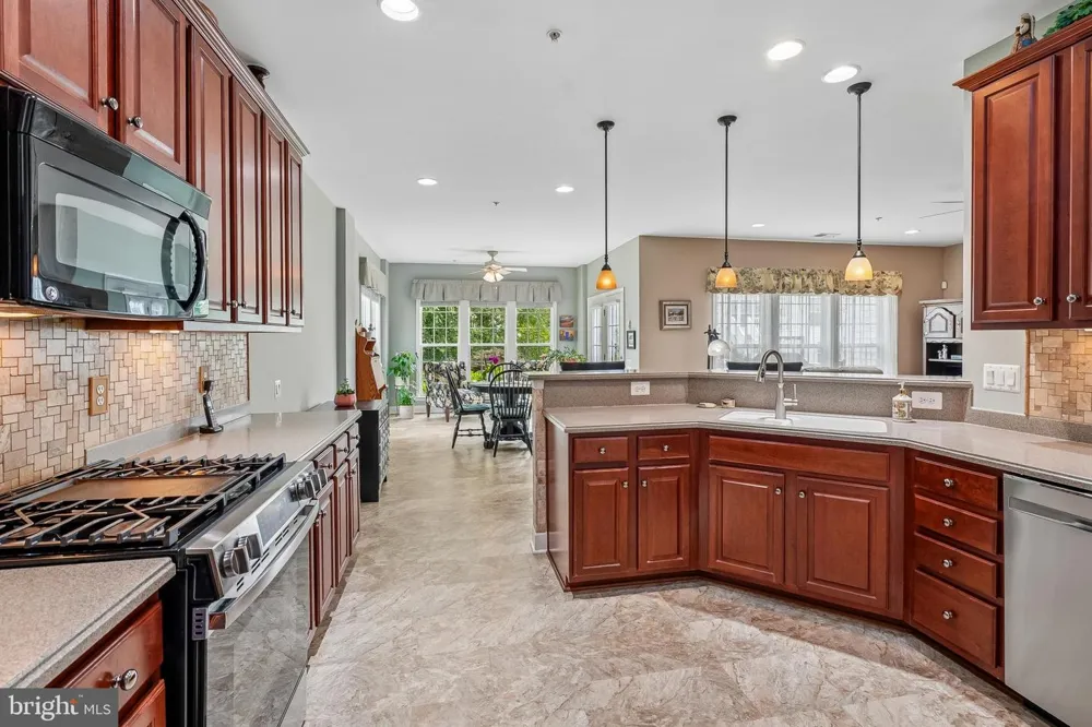 33 BATTERY POINT DRIVE Fredericksburg, VA 22406