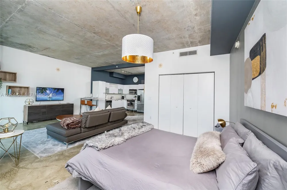 234 NE 3rd St #1703 Miami, FL 33132