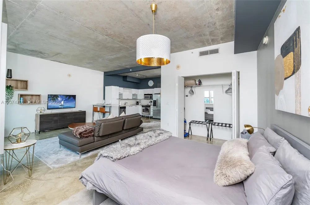 234 NE 3rd St #1703 Miami, FL 33132