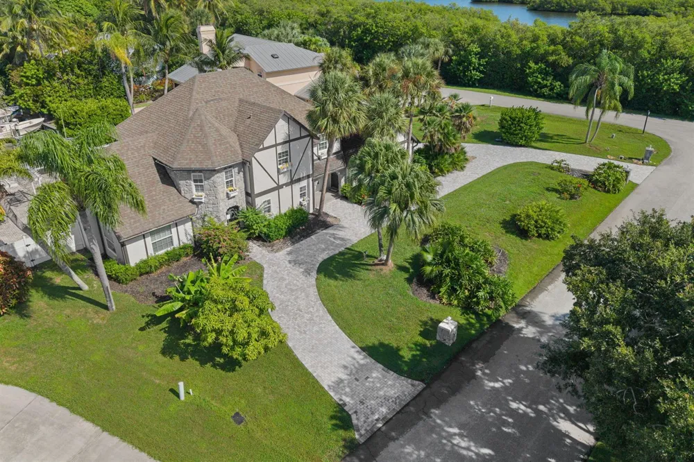 121 Queen Eugenia Court Fort Pierce, FL 34949
