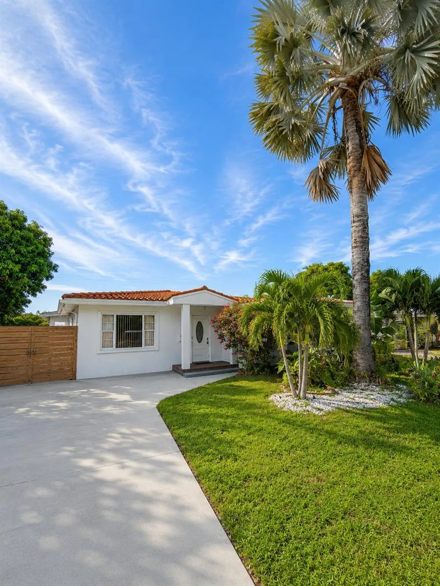 4730 NE 3rd Avenue Oakland Park, FL 33334