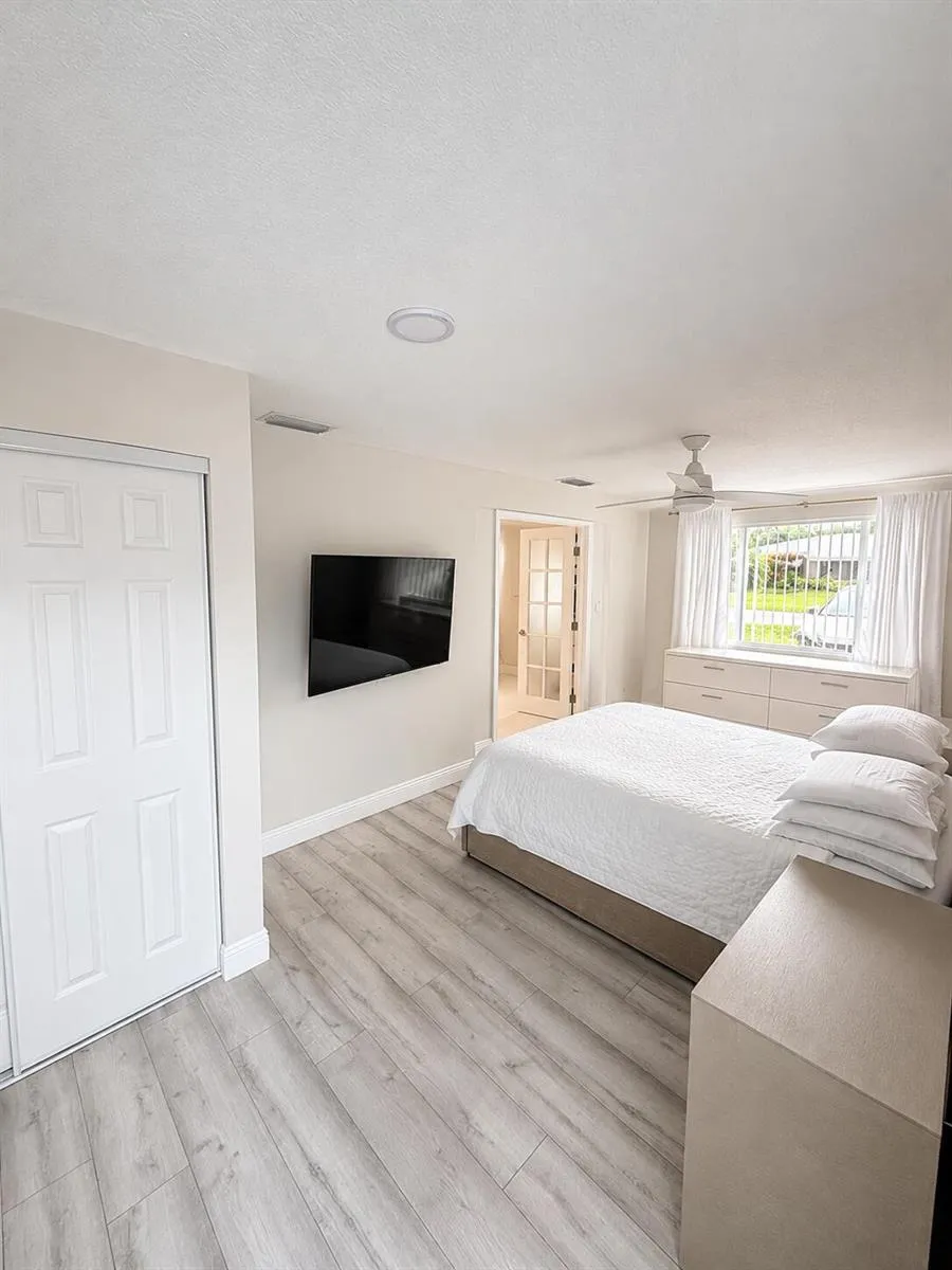 4730 NE 3rd Avenue Oakland Park, FL 33334