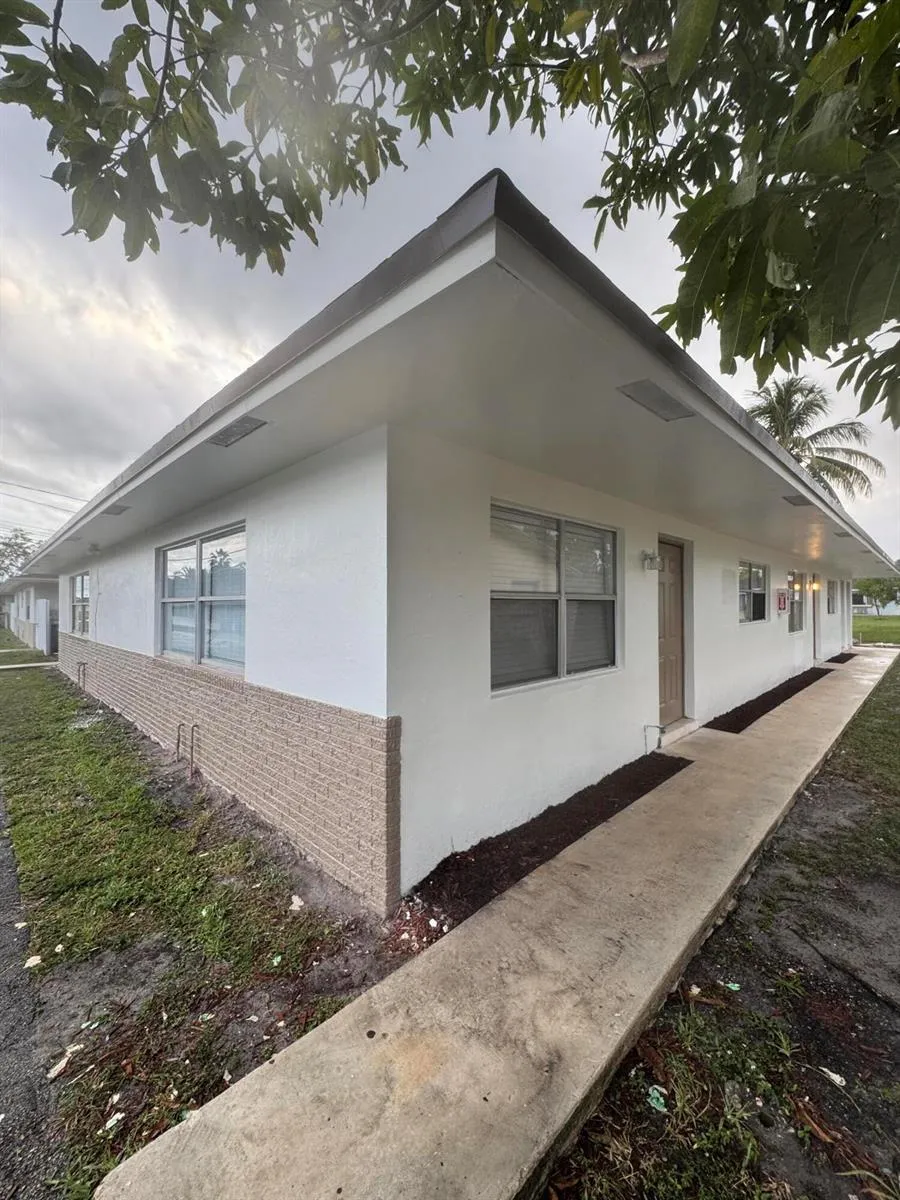 1795 NW 55th Avenue #1 Lauderhill, FL 33313