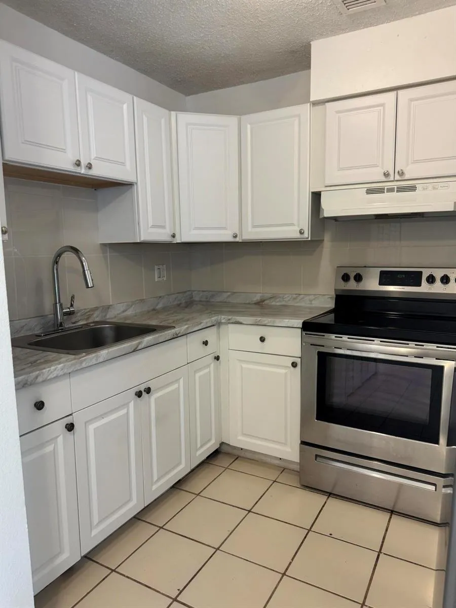 1795 NW 55th Avenue #1 Lauderhill, FL 33313