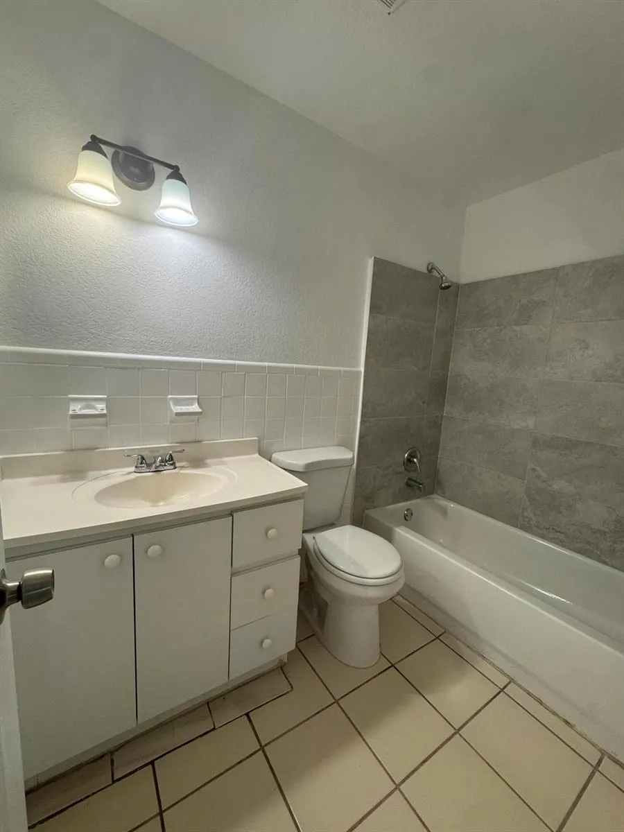 1795 NW 55th Avenue #1 Lauderhill, FL 33313