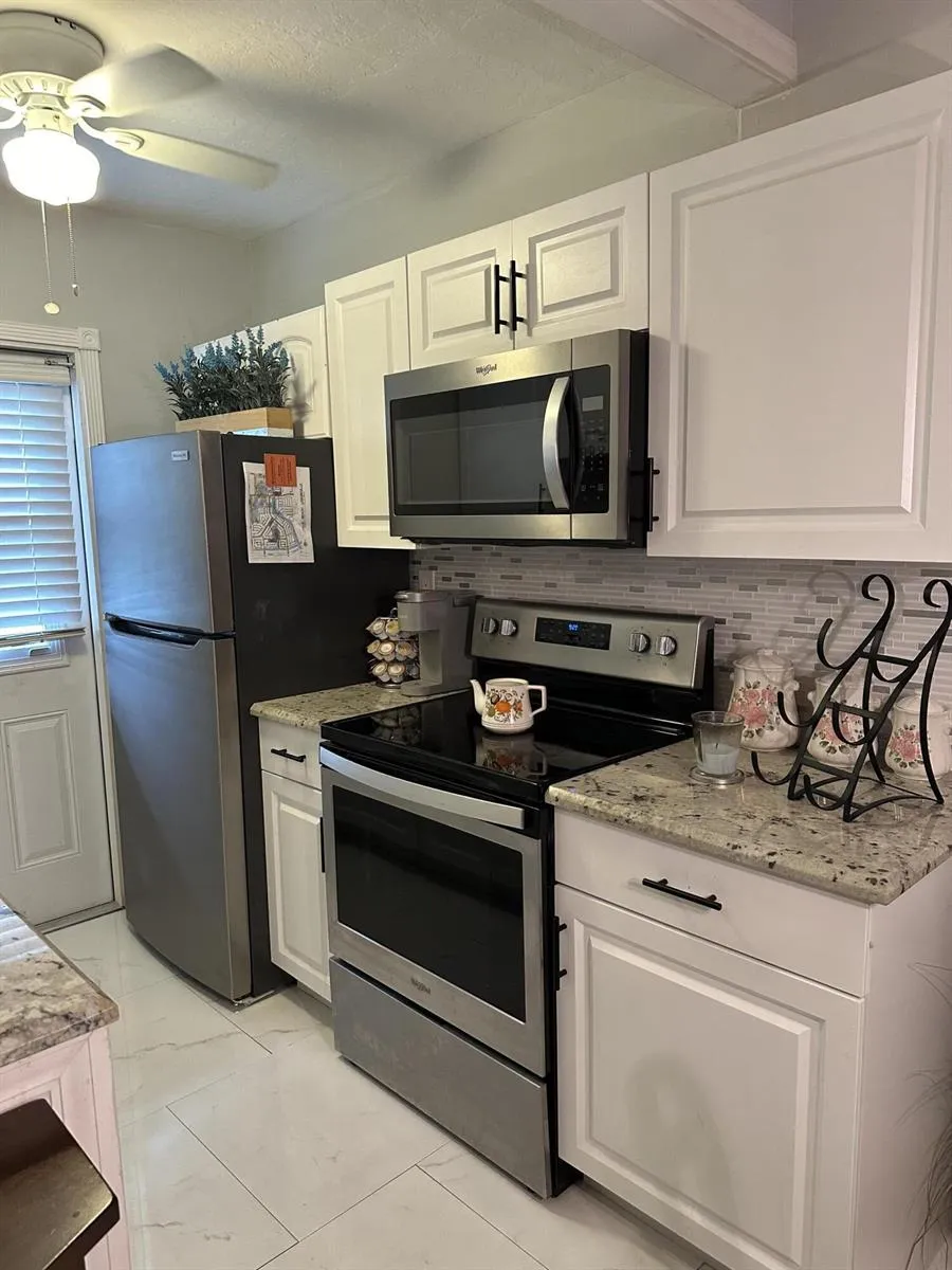 1113 Lake Terrace Boynton Beach, FL 33426