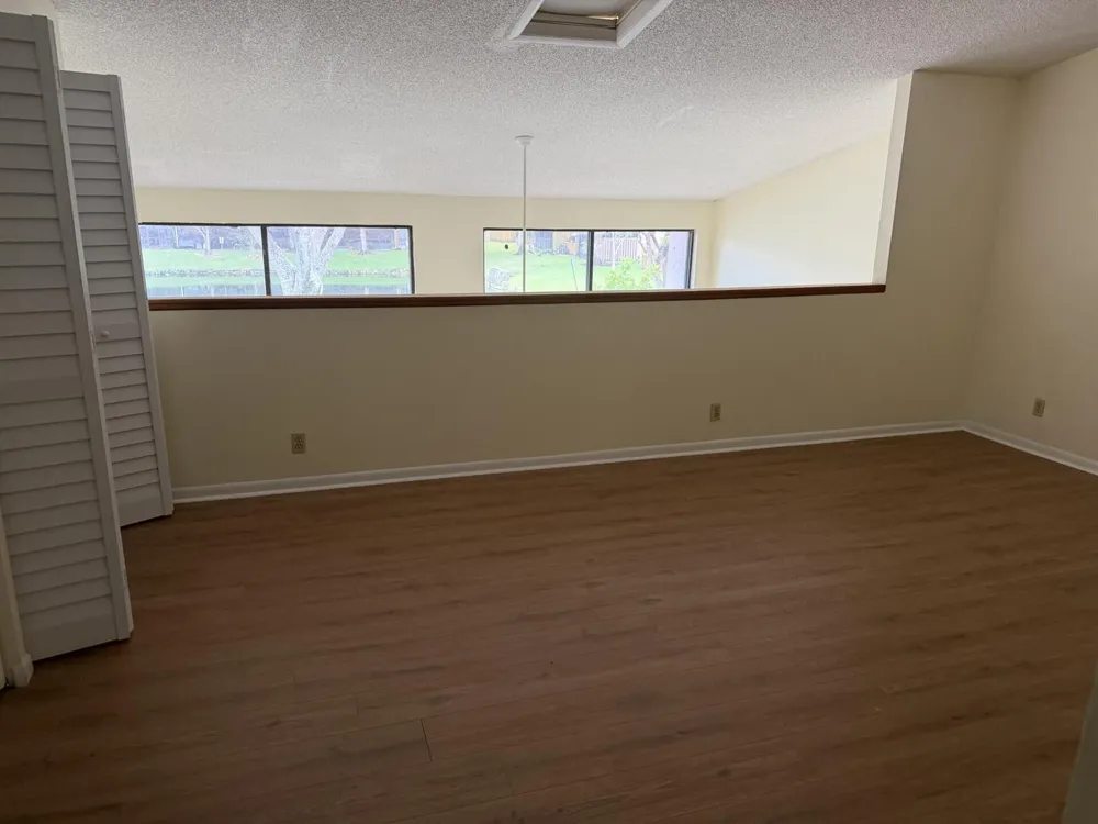5006 S University Drive Davie, FL 33328