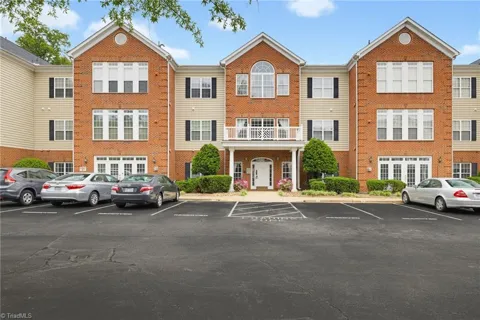 524 College Road #204