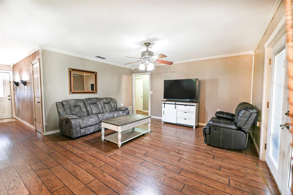 251 Alicia Street Bowie, TX 76230