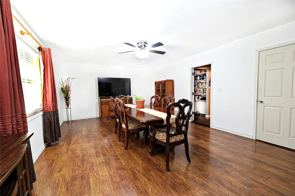 251 Alicia Street Bowie, TX 76230