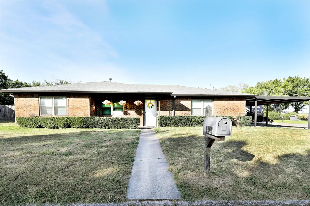 251 Alicia Street Bowie, TX 76230