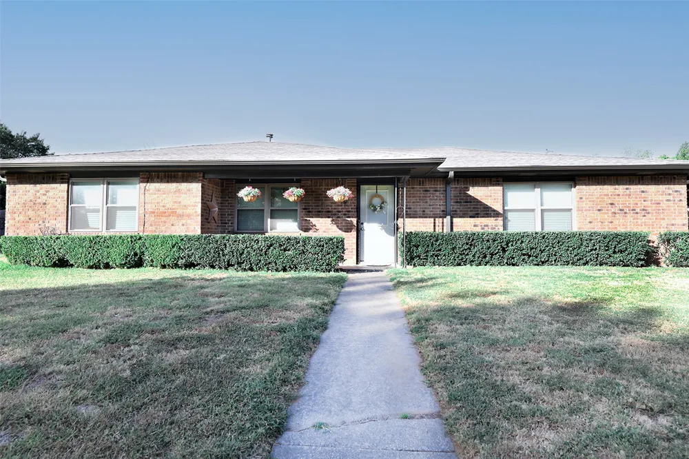 251 Alicia Street Bowie, TX 76230