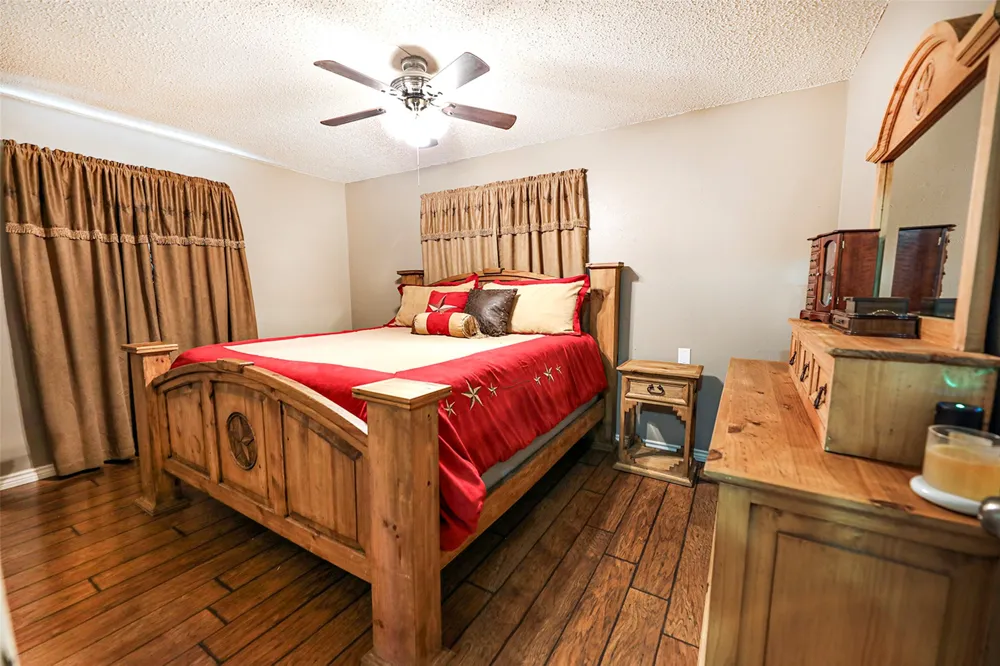 251 Alicia Street Bowie, TX 76230