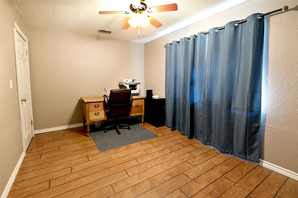 251 Alicia Street Bowie, TX 76230