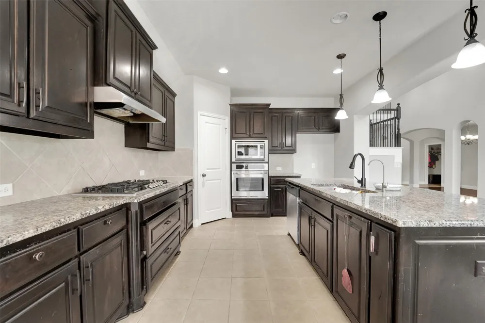 2743 Chimney Rock Road Burleson, TX 76028