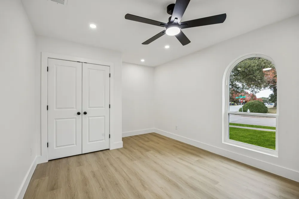 3401 Valley View Lane Garland, TX 75043