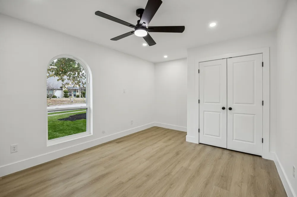 3401 Valley View Lane Garland, TX 75043