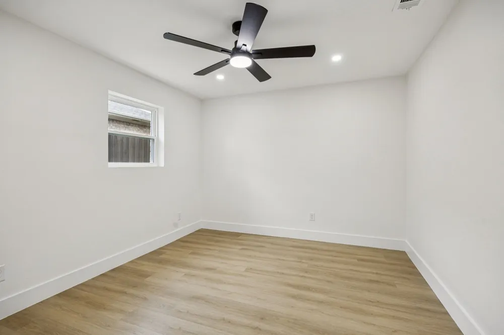 3401 Valley View Lane Garland, TX 75043