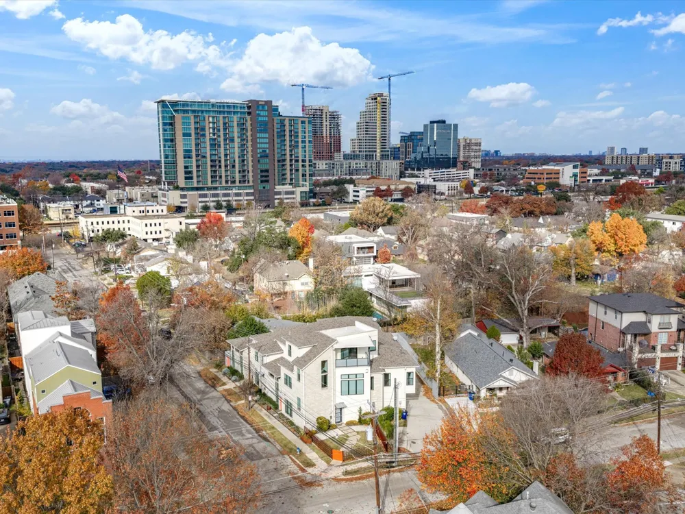 2802 Lee Street Dallas, TX 75206