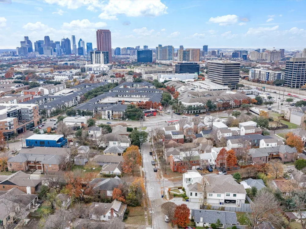 2802 Lee Street Dallas, TX 75206