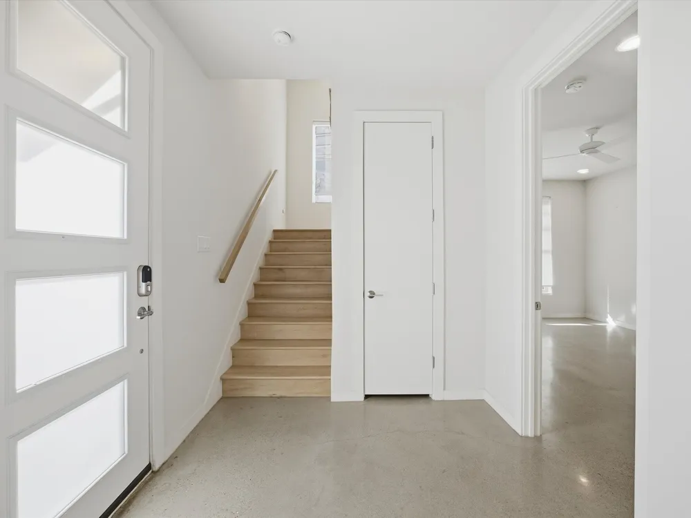 2802 Lee Street Dallas, TX 75206